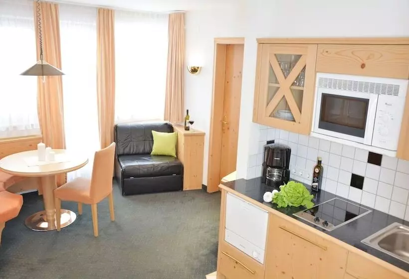 ホテル Appartements Aurikel Corso