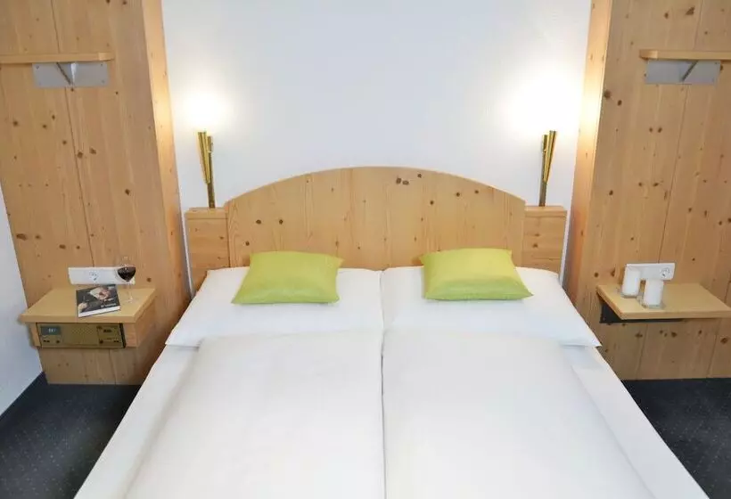 ホテル Appartements Aurikel Corso