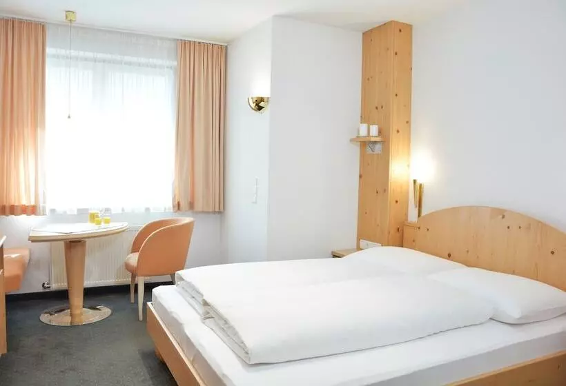 ホテル Appartements Aurikel Corso