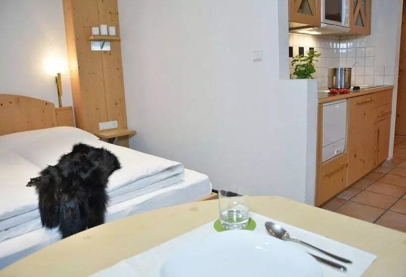 ホテル Appartements Aurikel Corso