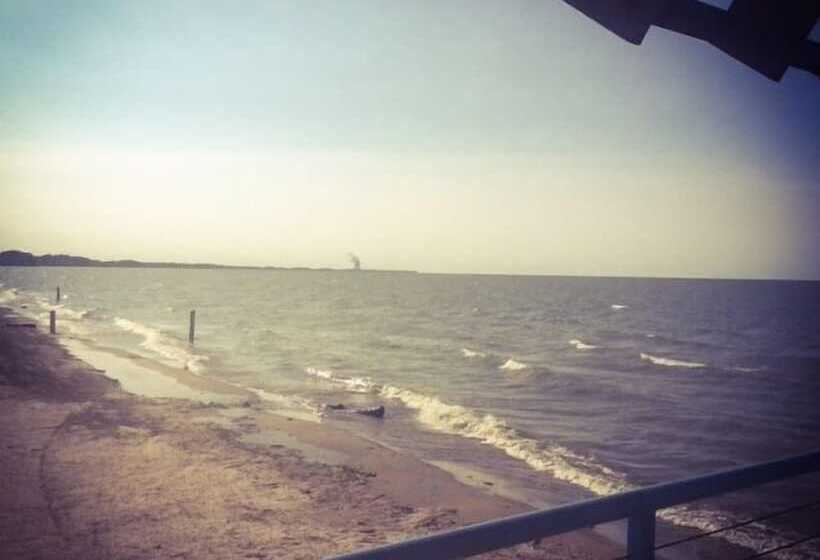 Otel Beachfront Resort