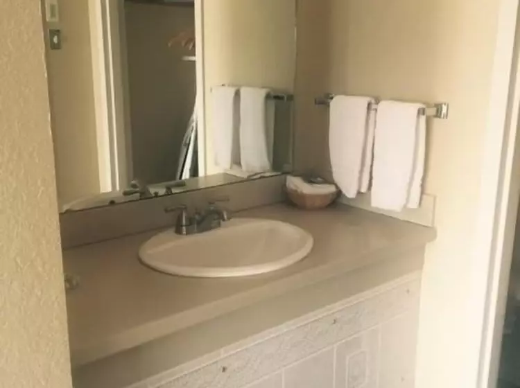 Hotelli Beachfront Resort