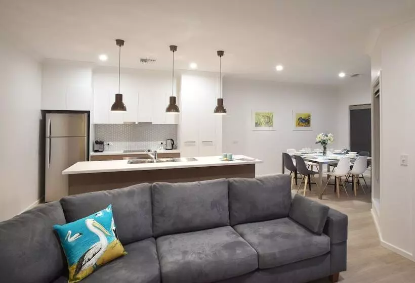 Hotelli Renmark River Villas And Boats & Bedzzz