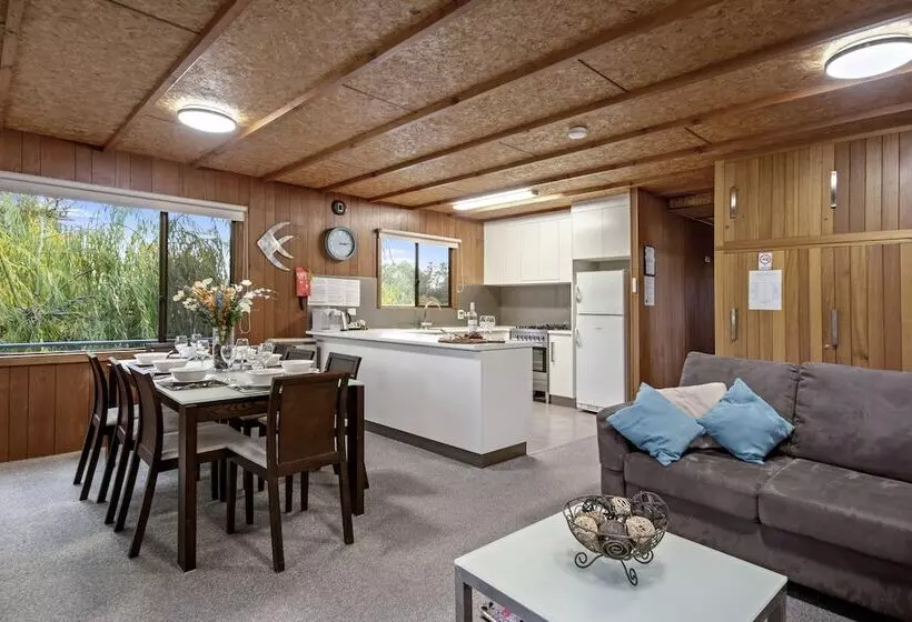 Hotelli Renmark River Villas And Boats & Bedzzz