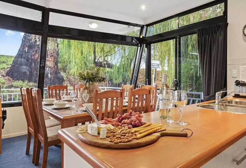 Hotelli Renmark River Villas And Boats & Bedzzz