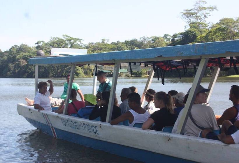 هتل Cabinas Sunset Tortuguero