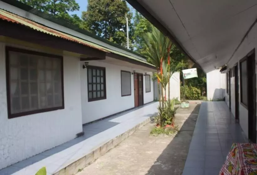 ホテル Cabinas Sunset Tortuguero