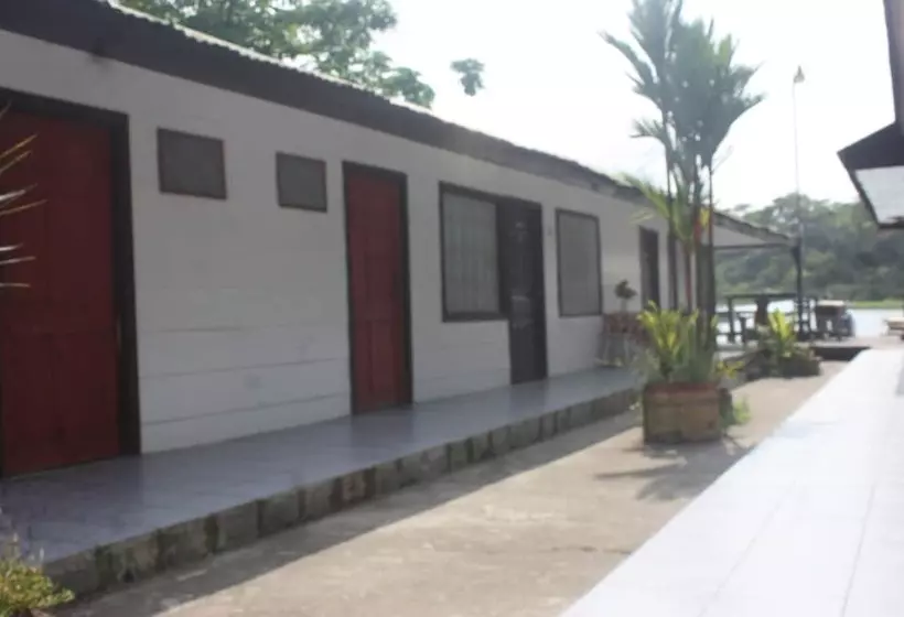 ホテル Cabinas Sunset Tortuguero