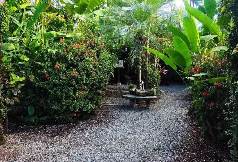 Hotelli Cabinas Tropicales