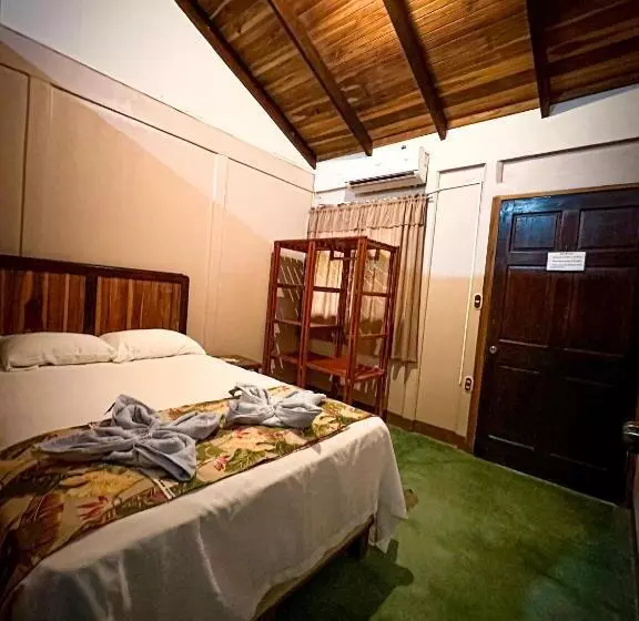 Hotelli Cabinas Tropicales