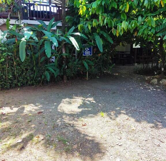 هتل Cabinas Tropicales