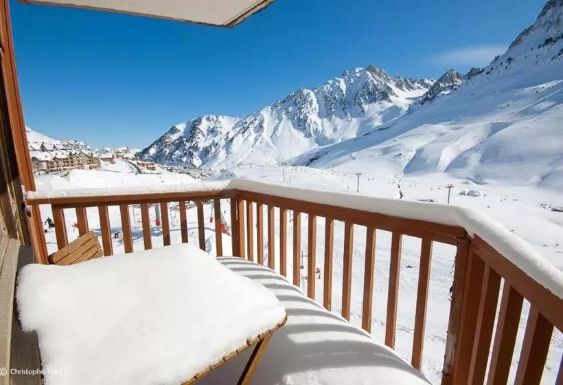 Hotelli Hôtel Restaurant La Mandia