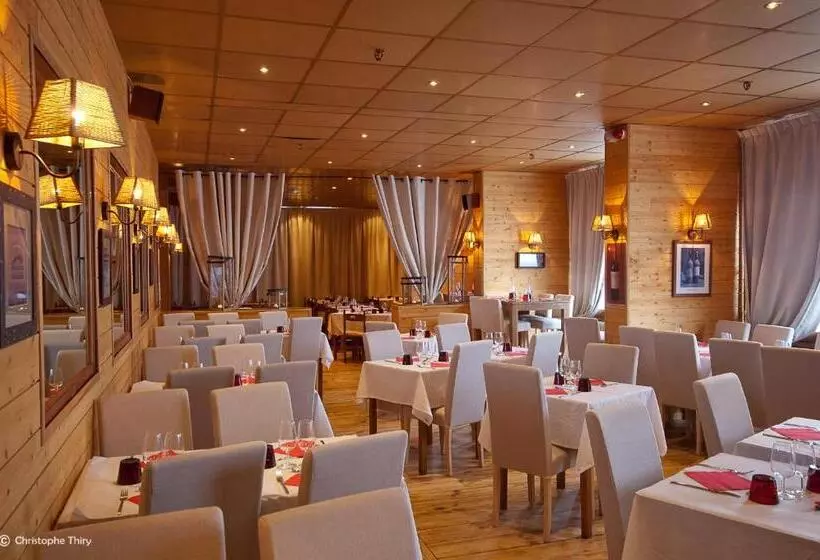 Hotelli Hôtel Restaurant La Mandia