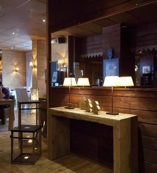 Hotelli Hôtel Restaurant La Mandia