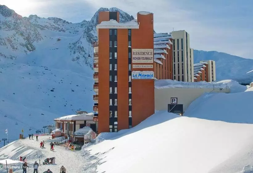 Hotelli Hôtel Restaurant La Mandia