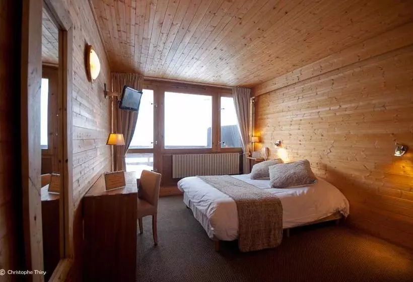 Hotelli Hôtel Restaurant La Mandia