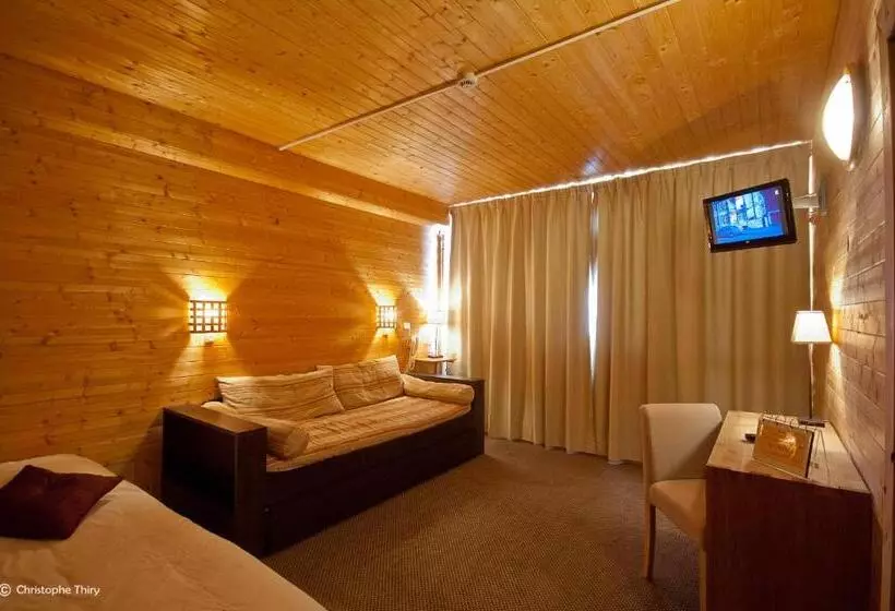 Hotelli Hôtel Restaurant La Mandia