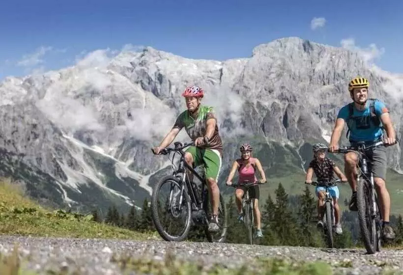 ホテル Mountain Apart Simonhof