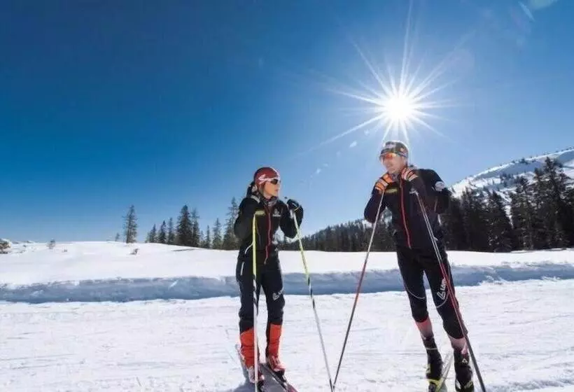 ホテル Mountain Apart Simonhof