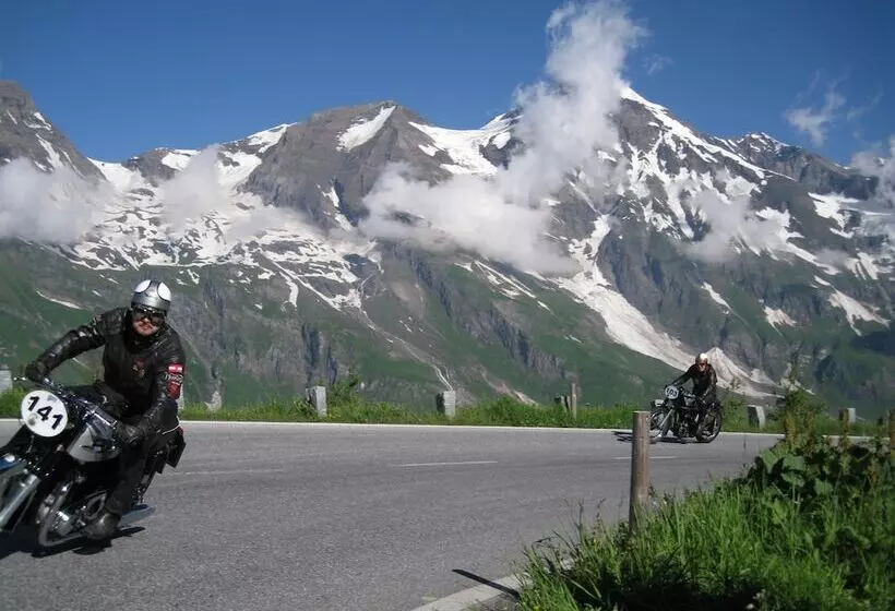 ホテル Mountain Apart Simonhof