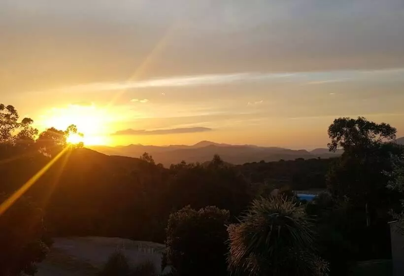 Hotelli Hôtel Résidence U Nebbiu