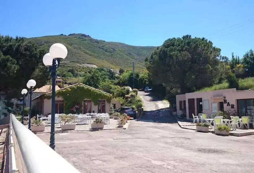 Hotelli Hôtel Résidence U Nebbiu