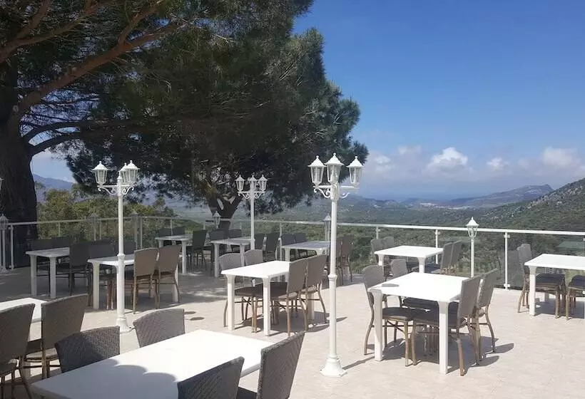 Hotelli Hôtel Résidence U Nebbiu