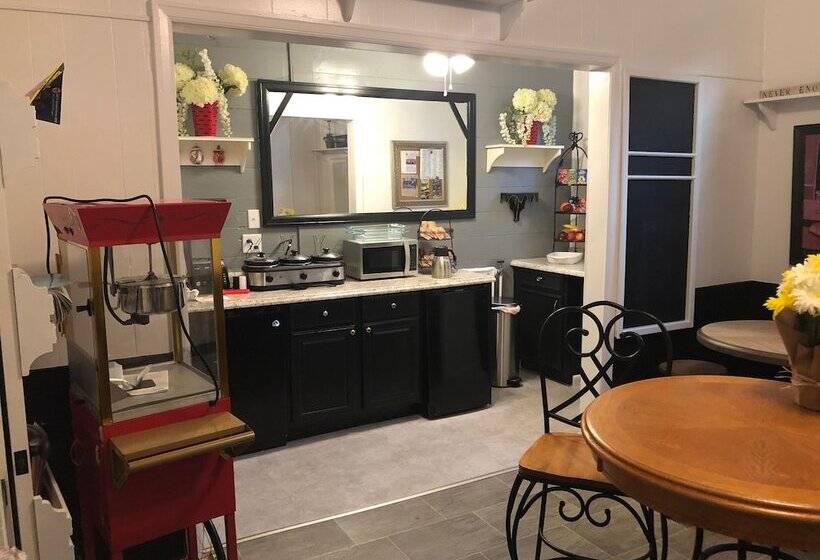 モーテル The Baxa Inn