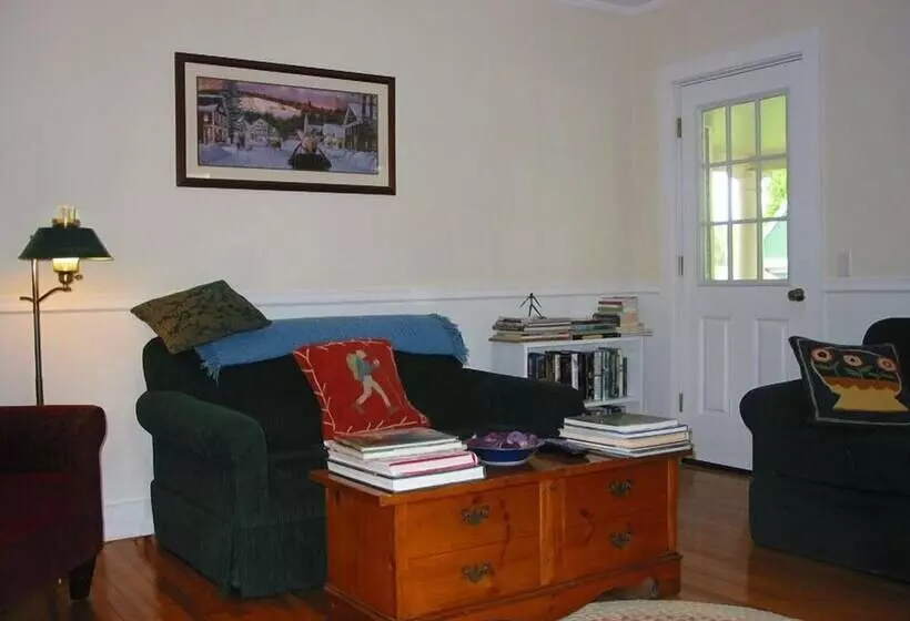 Majatalo Sutton's Place