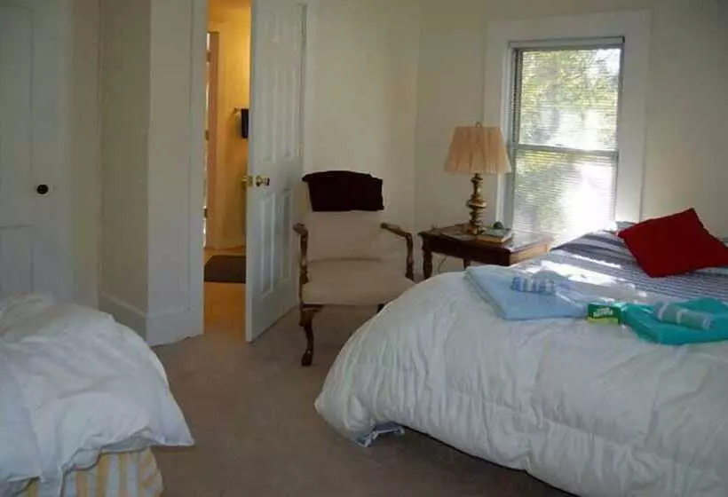 Majatalo Sutton's Place