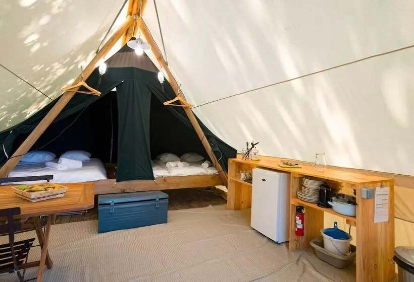 Resort Huttopia Sutton