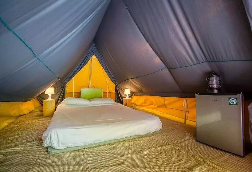 Resort Huttopia Sutton