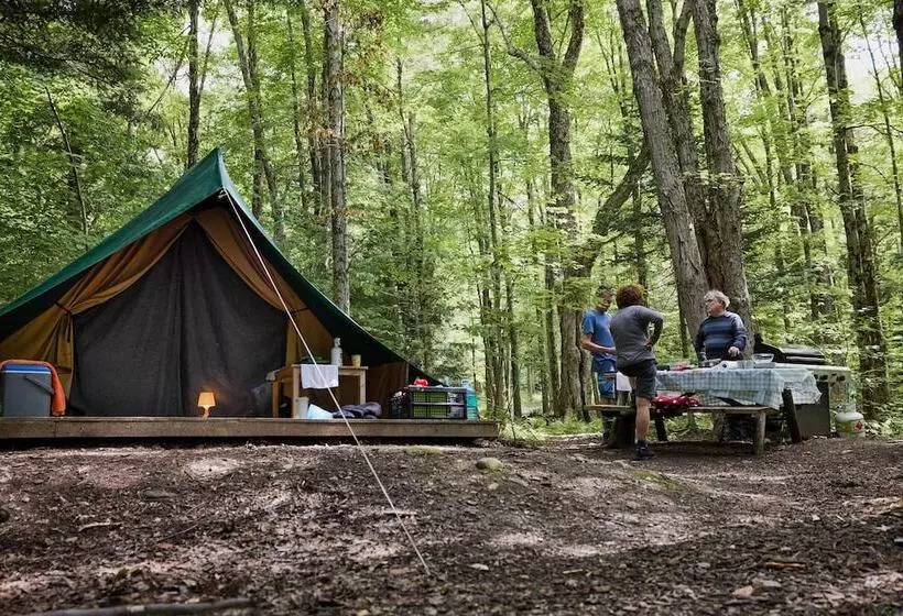 Resort Huttopia Sutton