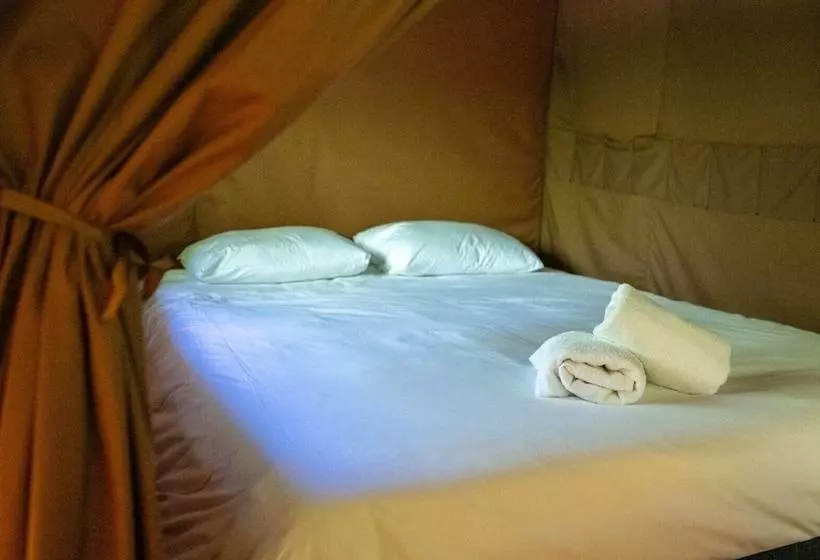 Resort Huttopia Sutton