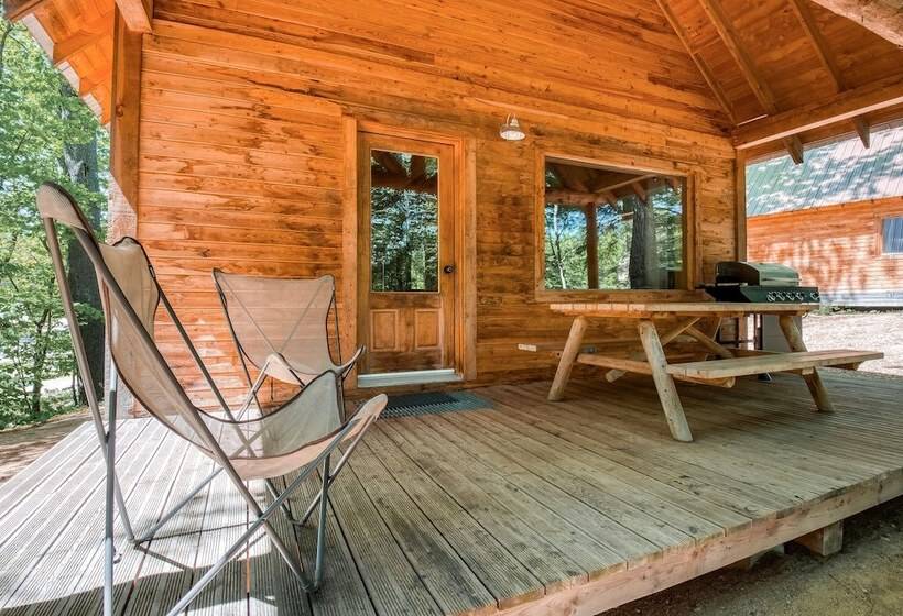 منتجع Huttopia Sutton