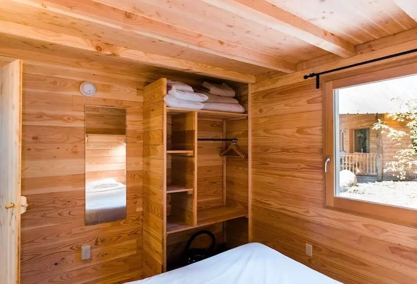 Resort Huttopia Sutton