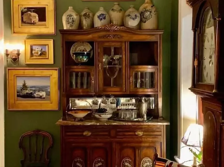 The Dolon House Bed And Breakfast