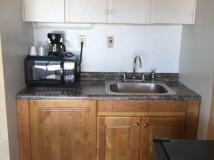 Town And Country Motel