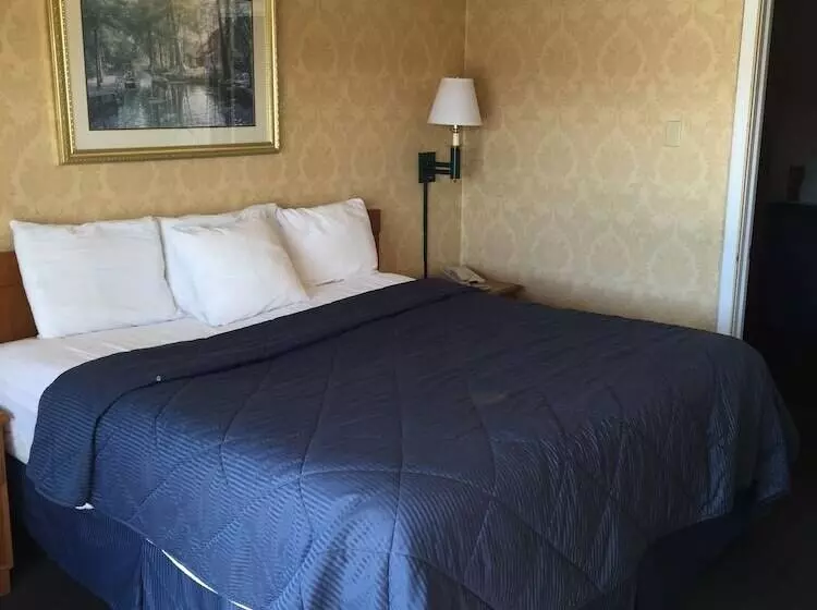 Town And Country Motel