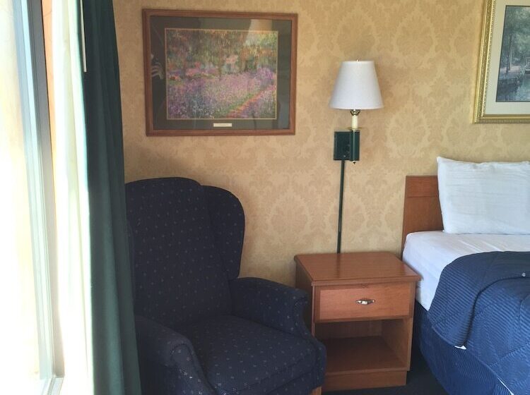 Town And Country Motel