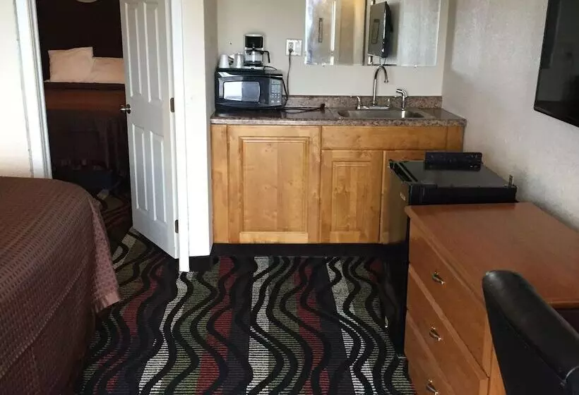 Town And Country Motel