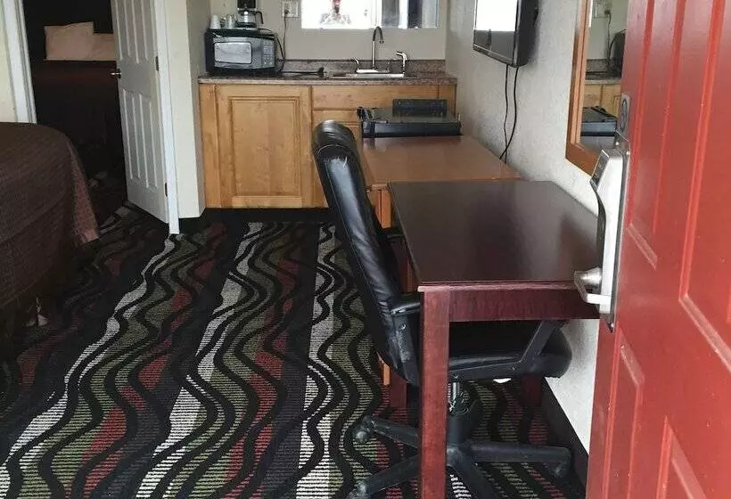 Town And Country Motel