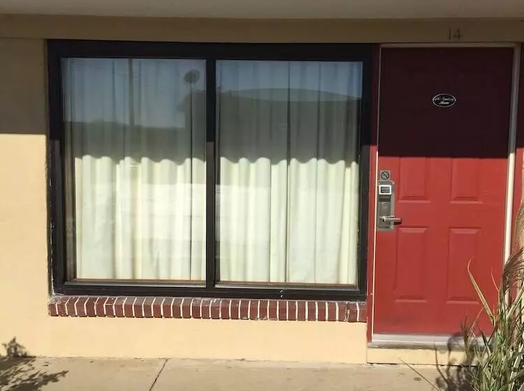 Town And Country Motel