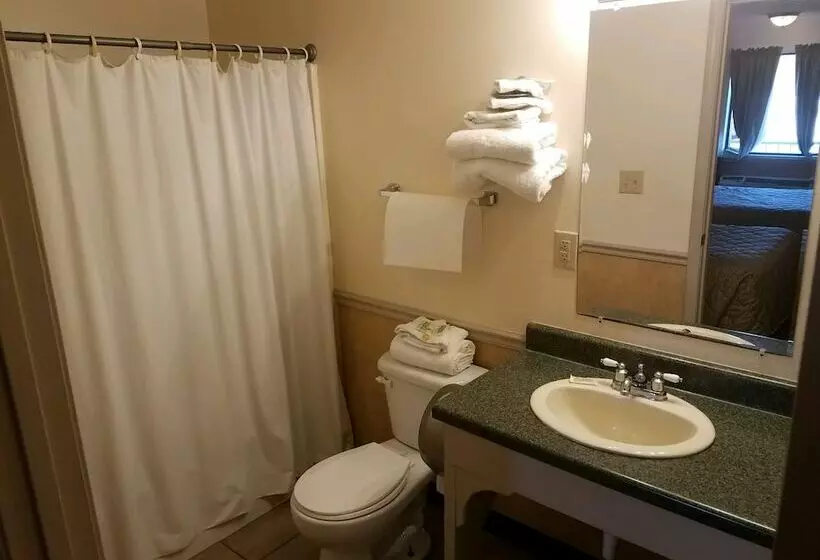 Traveler's Choice Motel