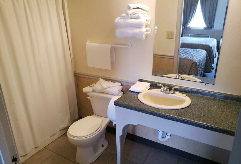 Traveler's Choice Motel