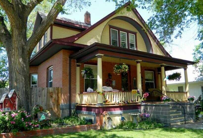 3rd Street Nest Bed & Breakfast