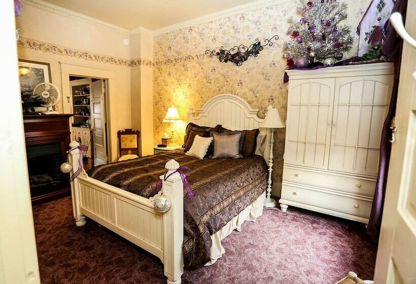 3rd Street Nest Bed & Breakfast