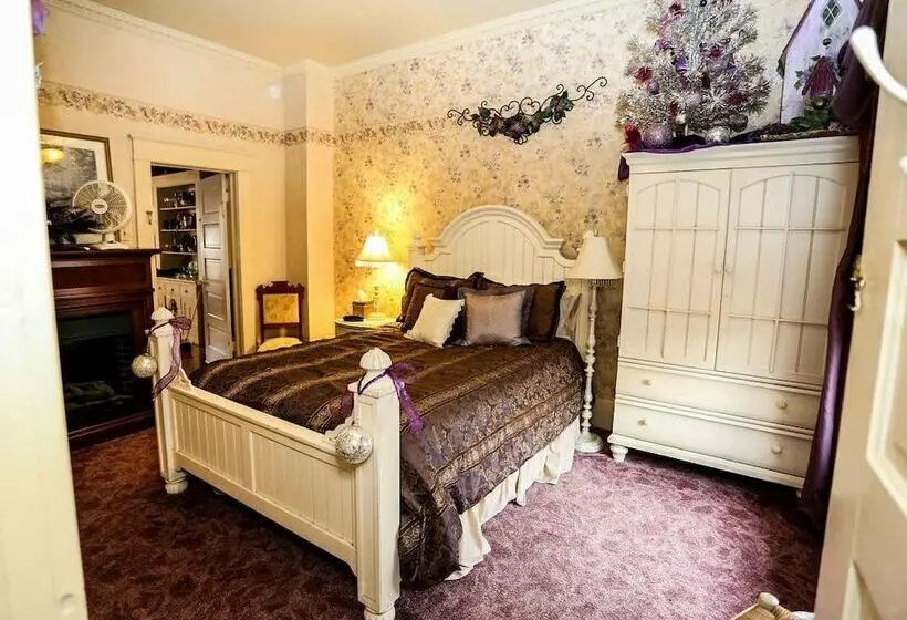 3rd Street Nest Bed & Breakfast