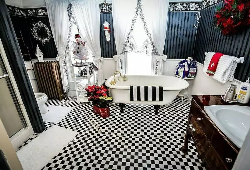 3rd Street Nest Bed & Breakfast