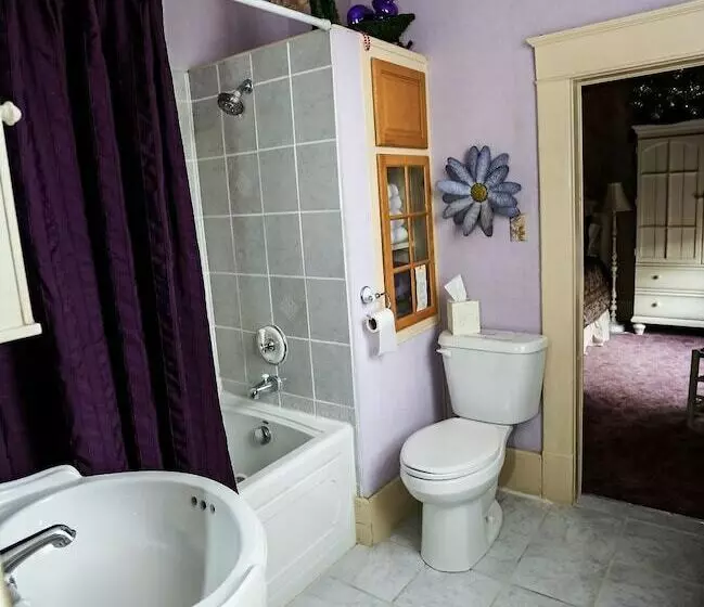 3rd Street Nest Bed & Breakfast